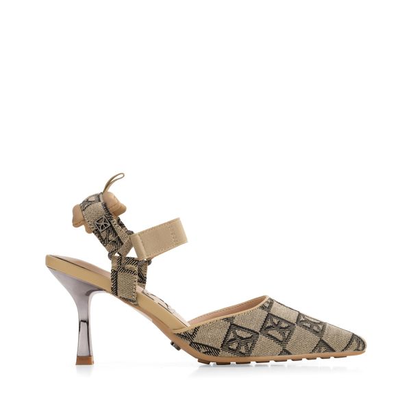 

Zapatilla Puntal Monograma Bordado color Beige Talla: 24