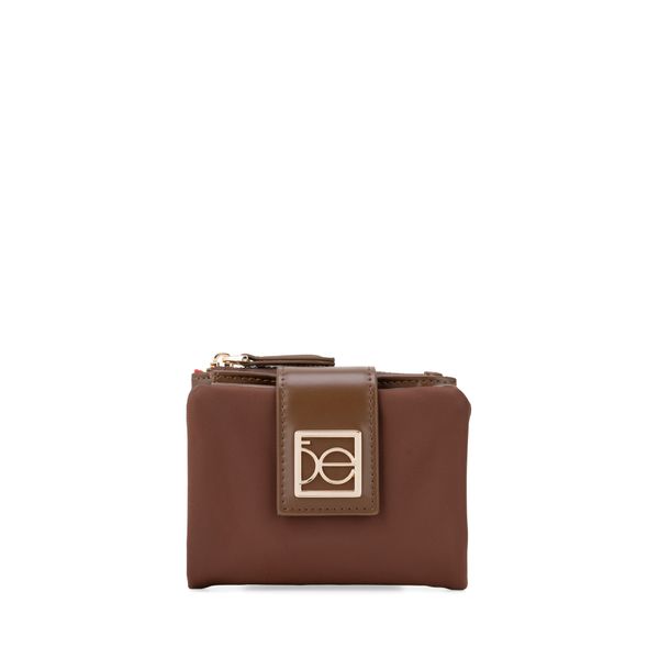 

Cartera Mediana Flap Textil Color Café Talla: Unico